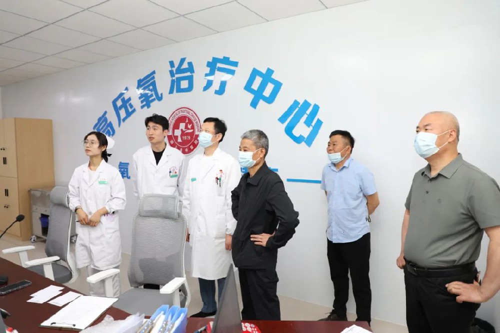 縣衛(wèi)健委主任王寅到我院檢查“五一”假期值班值守和安全生產(chǎn)等工作